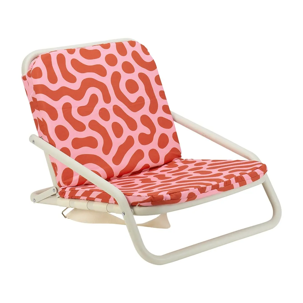 Deluxe Beach Chair - Red Squiggle