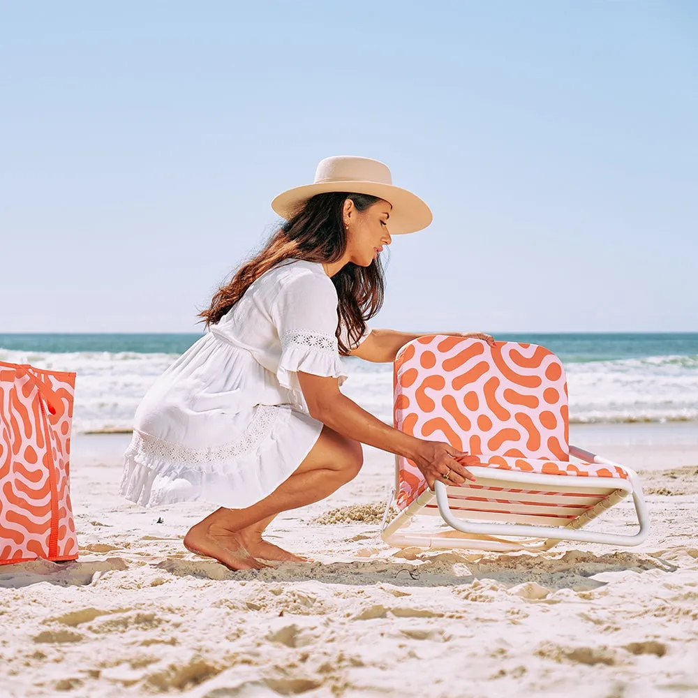 Deluxe Beach Chair - Red Squiggle